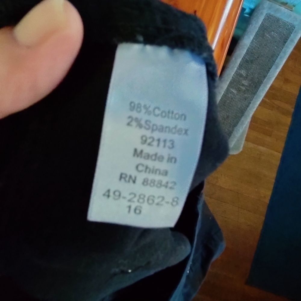 Black capri's - Picture 2 of 4